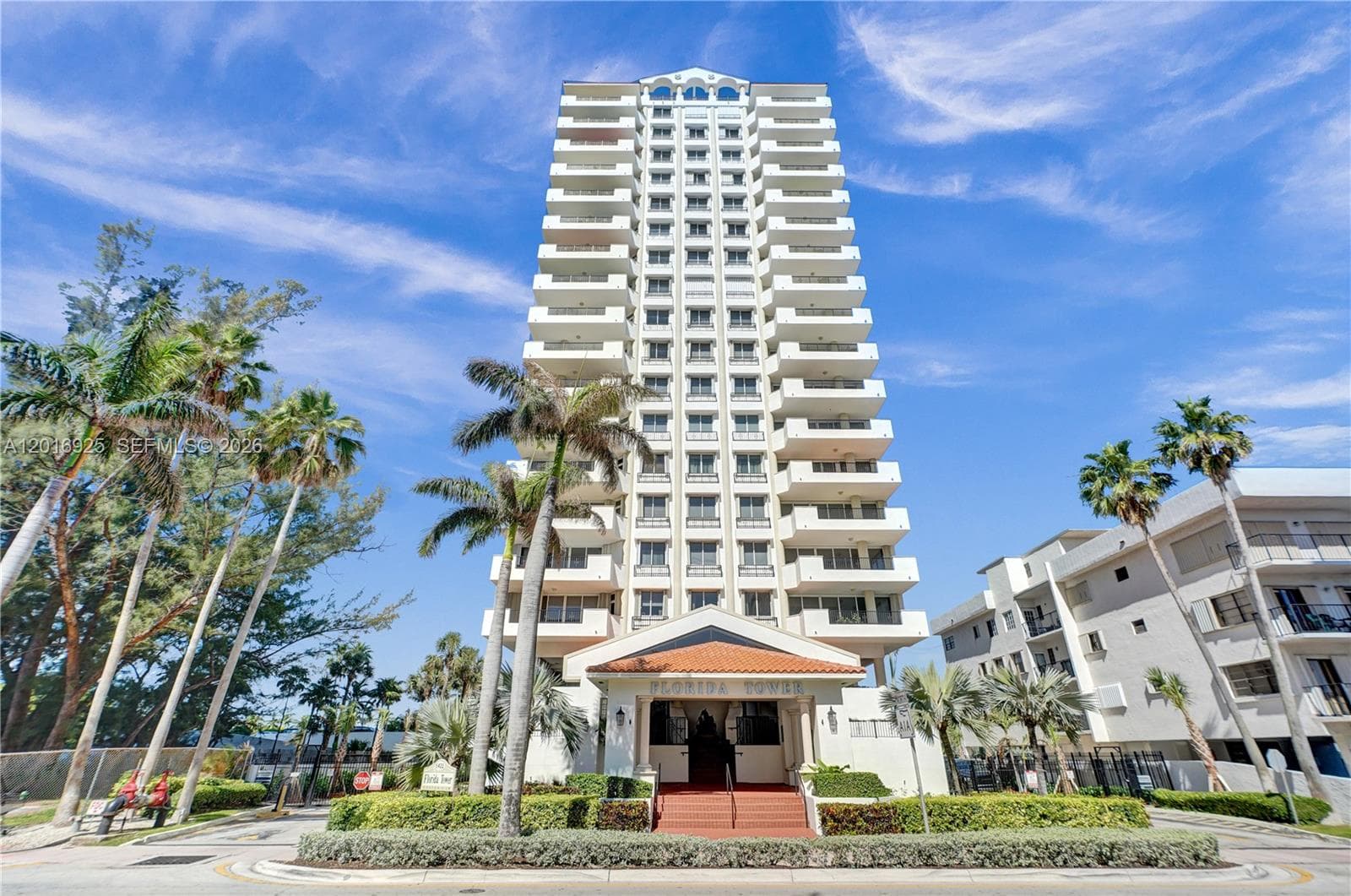 6422 Collins Ave 1402 photo 1