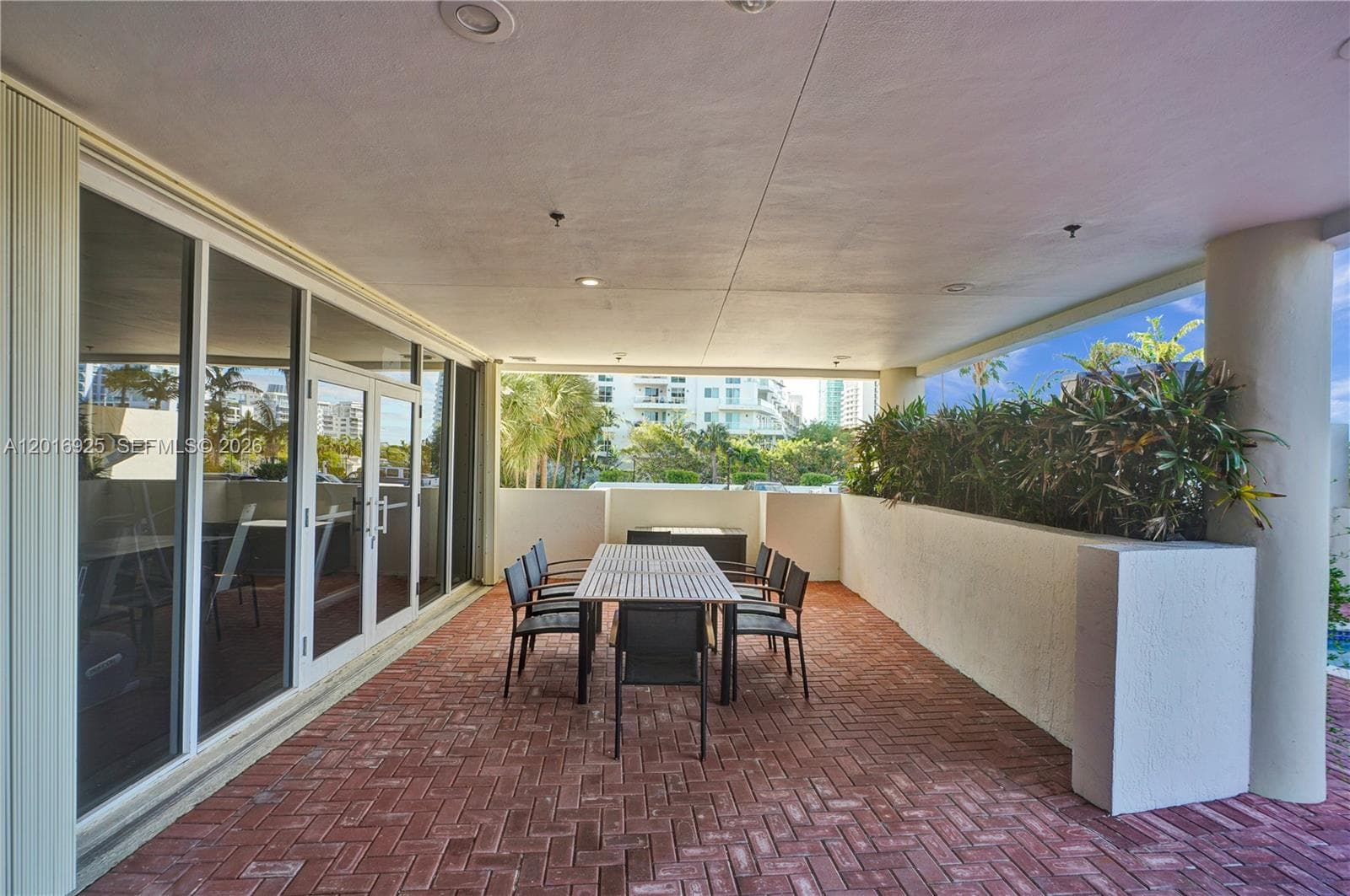 6422 Collins Ave 1402 photo 19