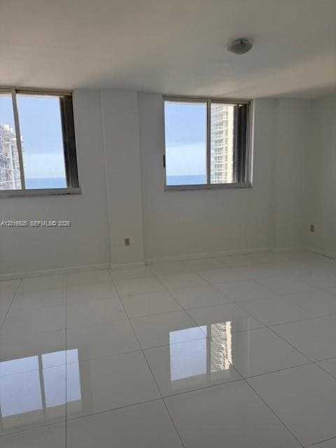 6422 Collins Ave 1402 photo 4