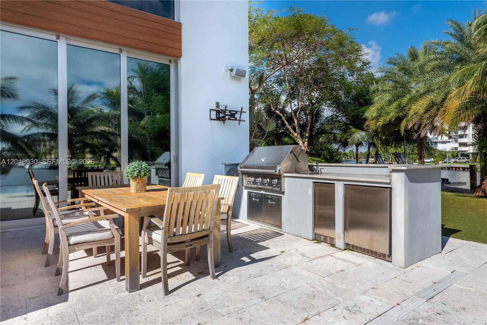 400 Tamarind Dr photo 12