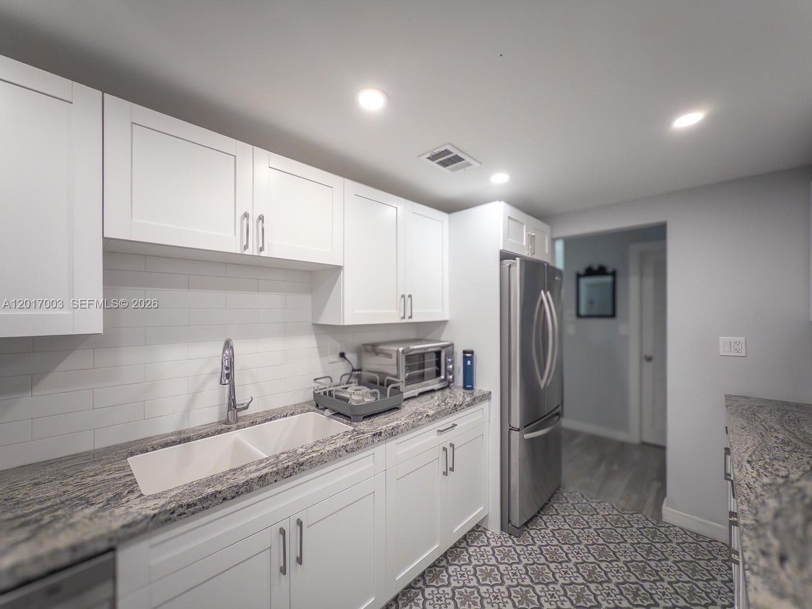 90 Edgewater Dr 114 photo 3
