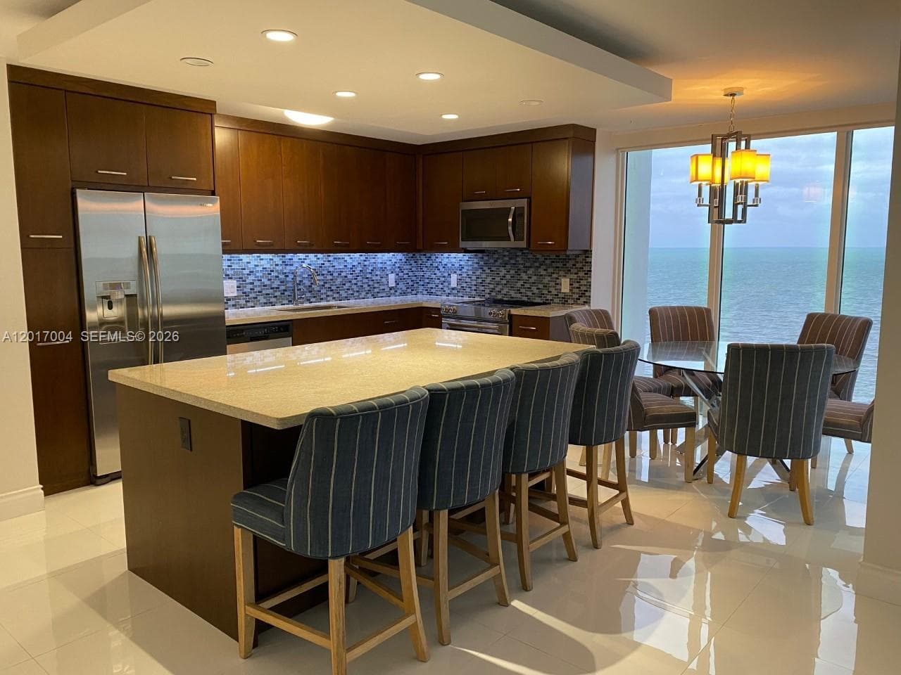 881 Ocean Dr 10E photo 2