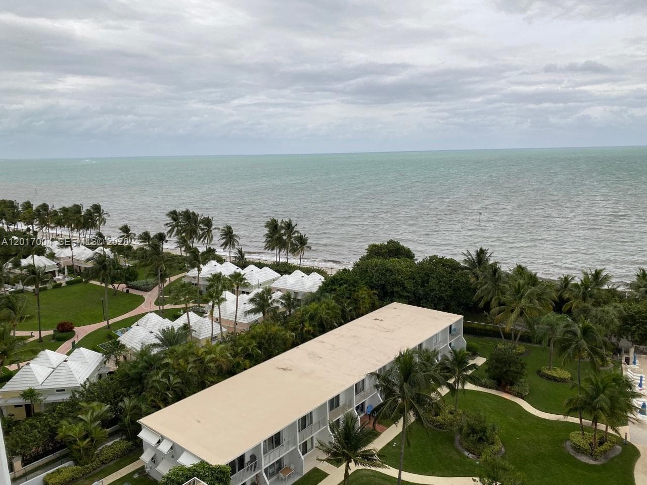 881 Ocean Dr 10E photo 3