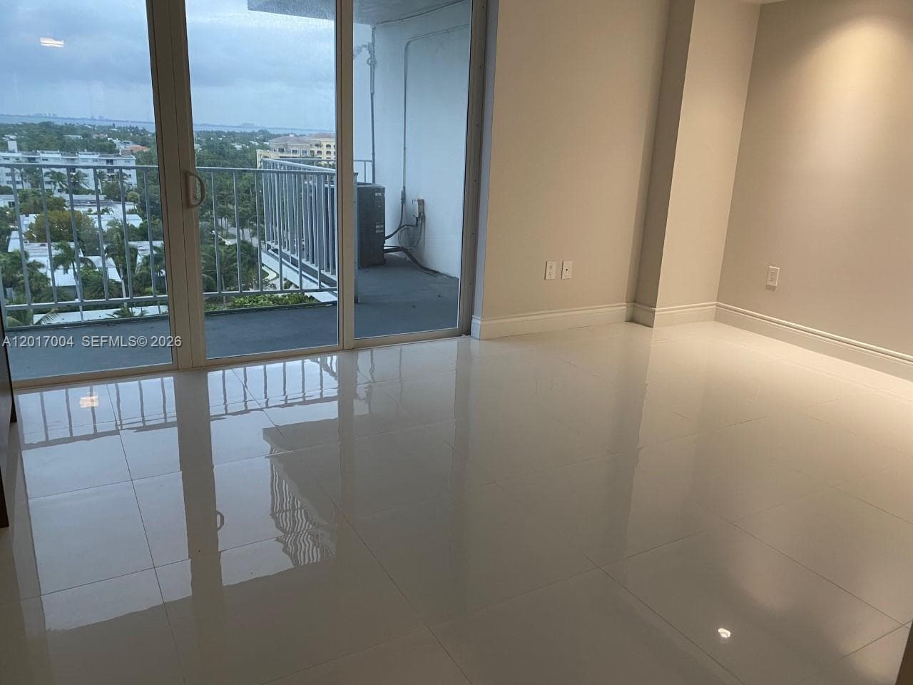 881 Ocean Dr 10E photo 9