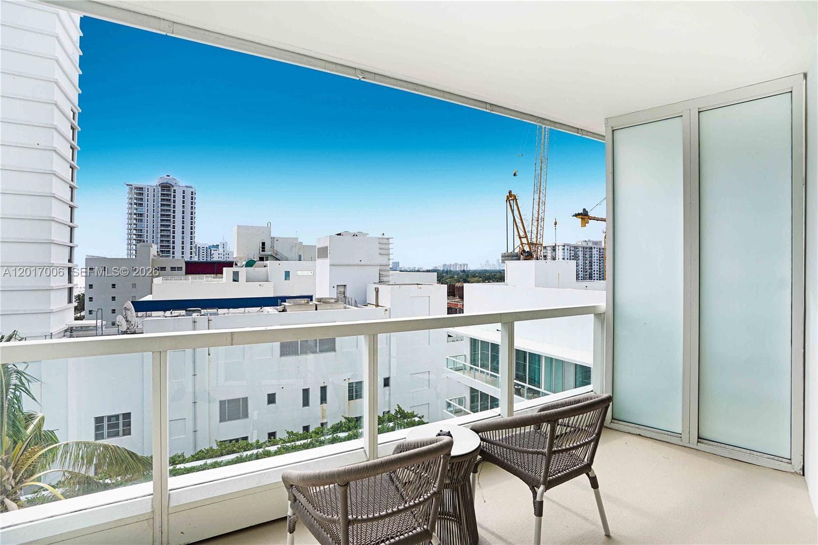 4391 Collins Ave 916 photo 4