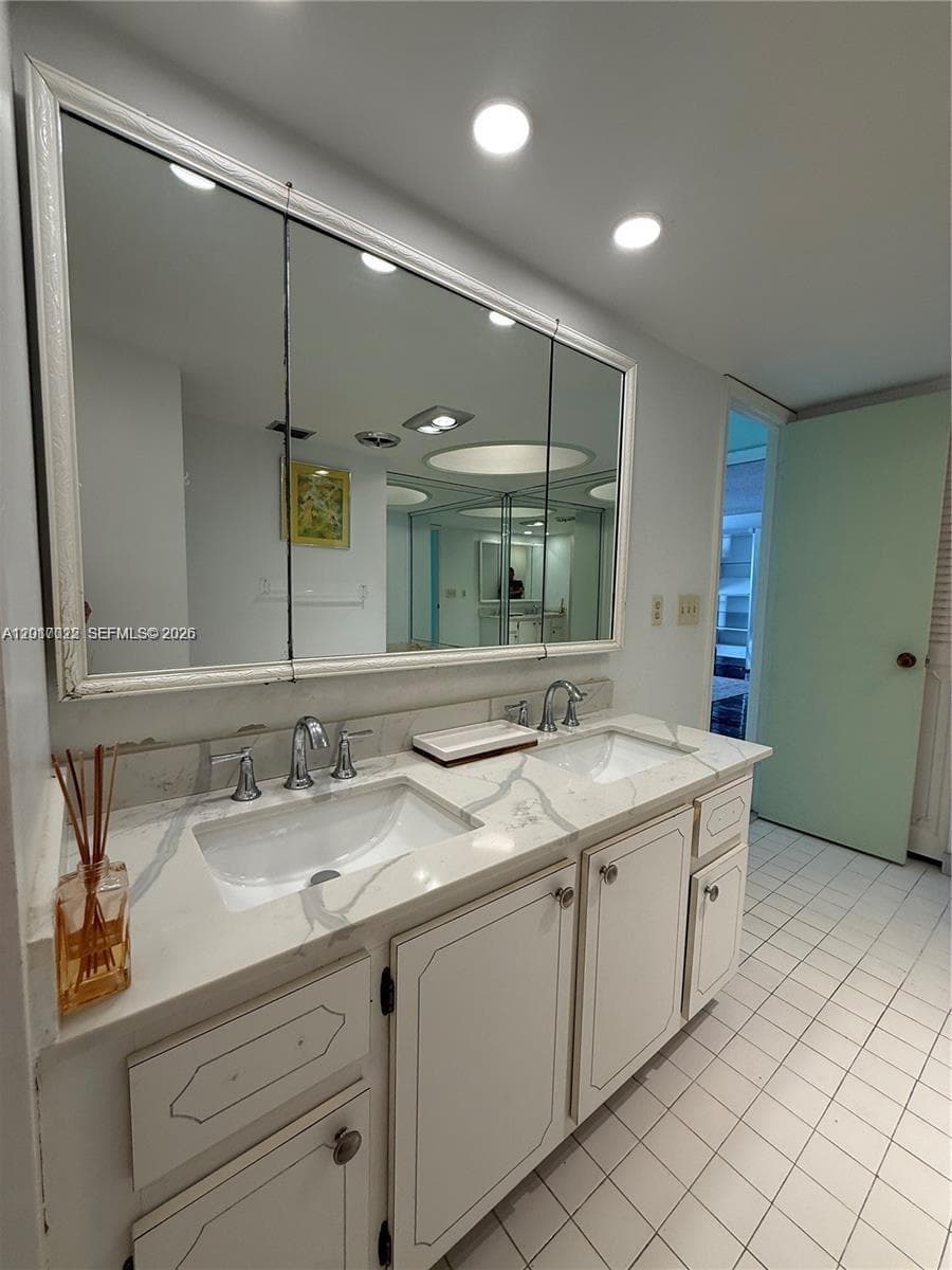 1865 S Ocean Dr 15C photo 9