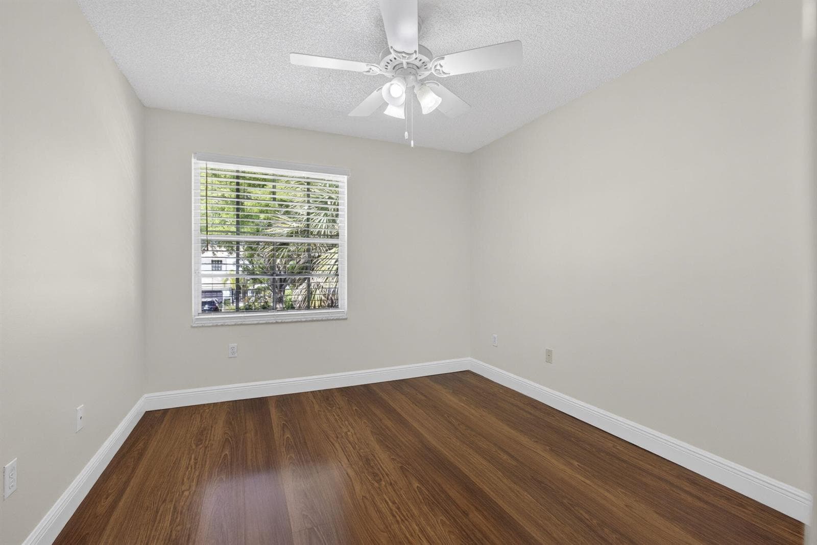 1104 Oakwater Drive photo 11