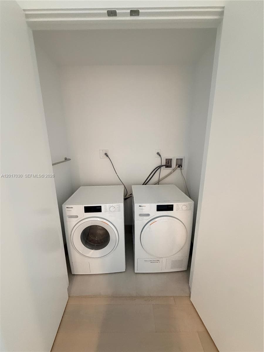 9221 E Bay Harbor Dr 309 photo 18