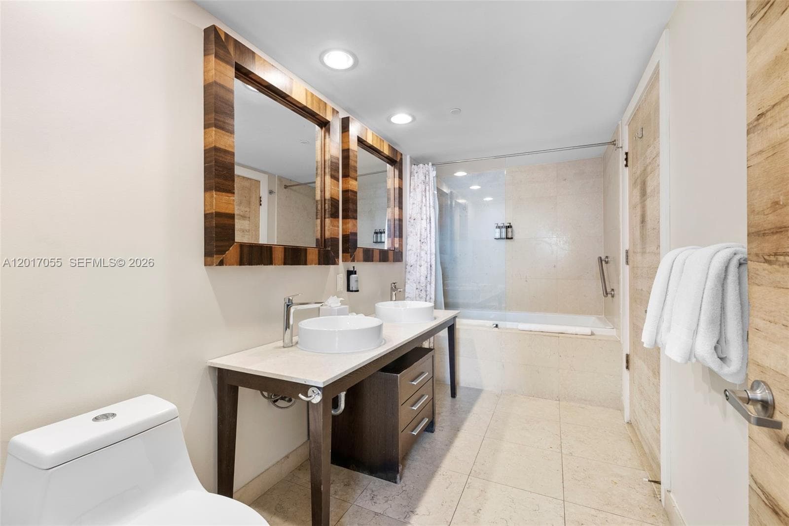 485 Brickell Ave 4606 photo 13