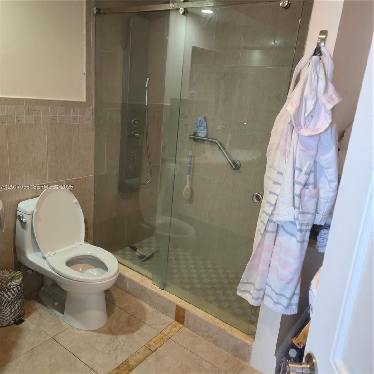 250 174th St 1020 photo 5