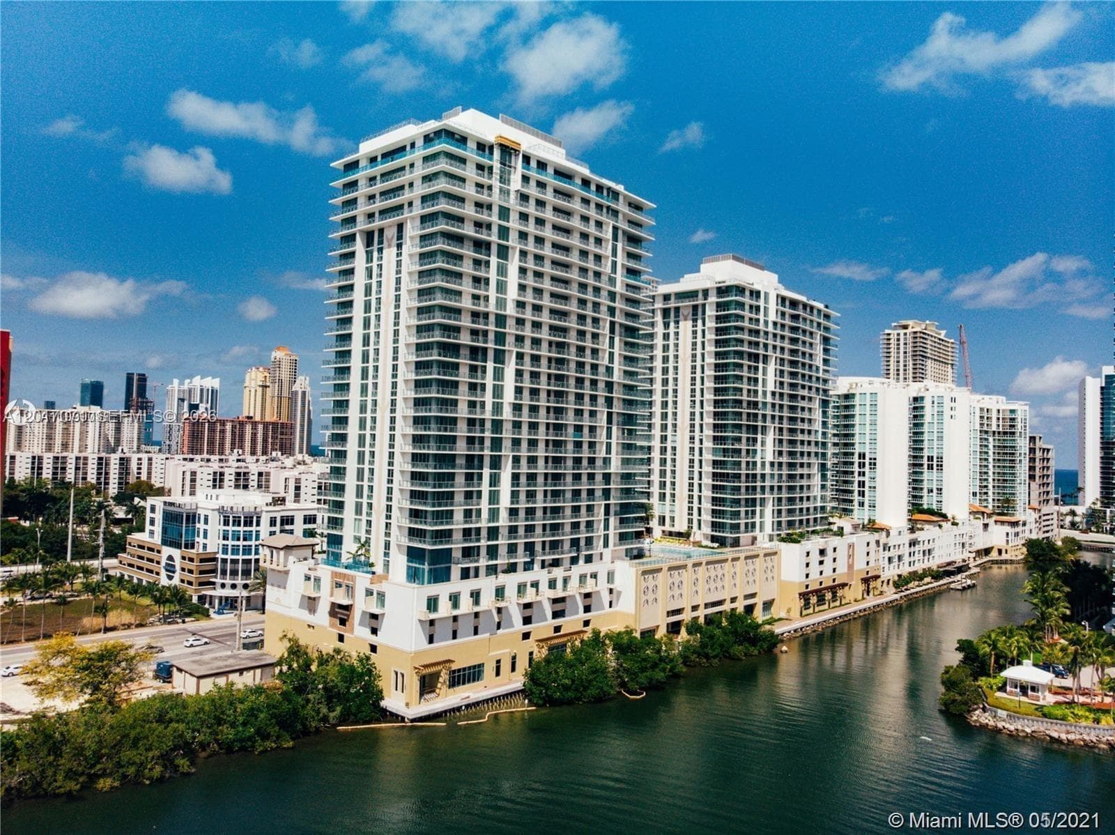 330 Sunny Isles Blvd 5-2205 photo 2