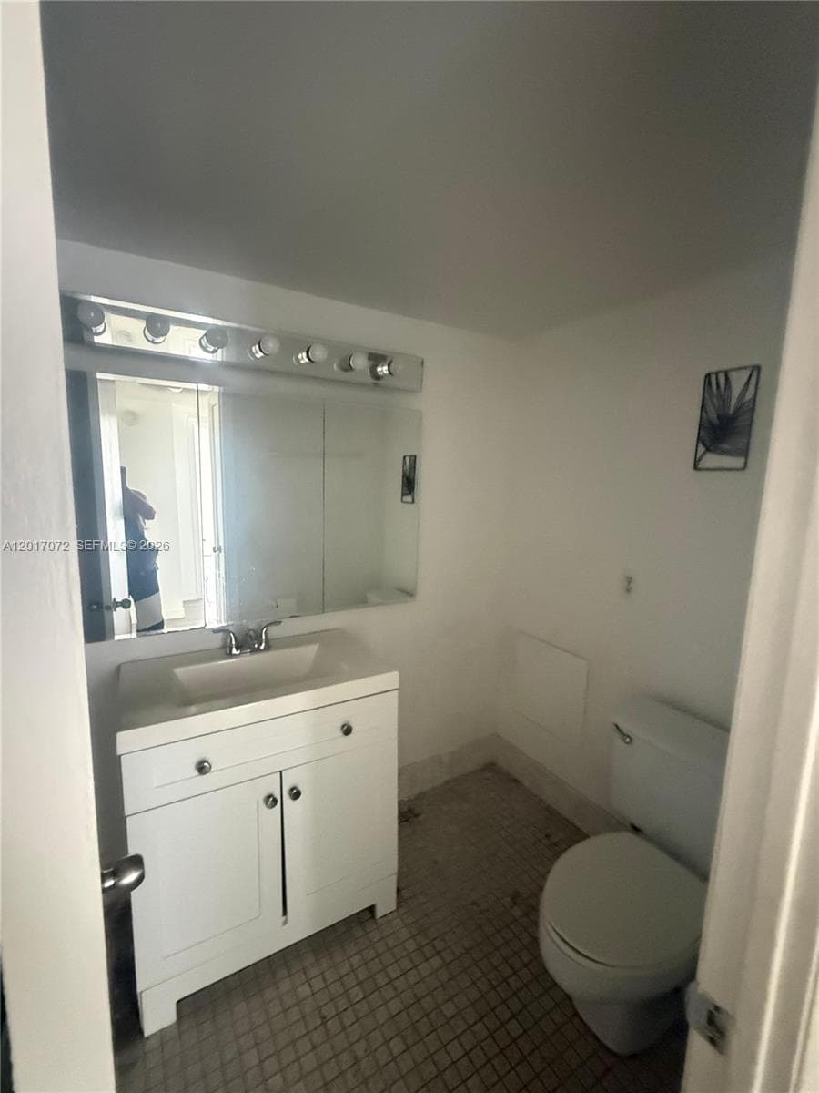 2750 NE 183rd St T-211 photo 20