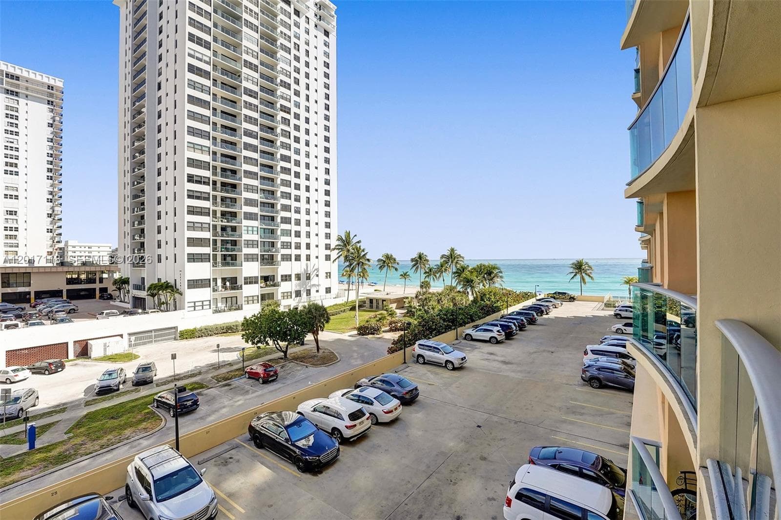 2501 Ocean Dr 401 photo 2