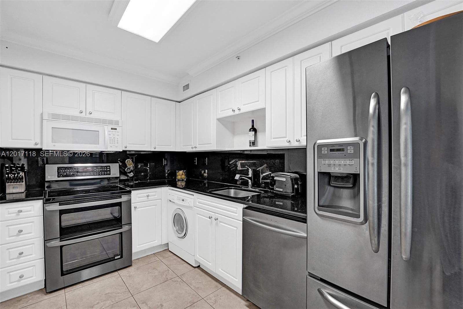 2501 Ocean Dr 401 photo 9