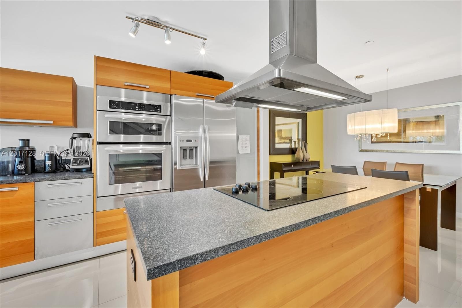 2950 188th St 403 photo 8