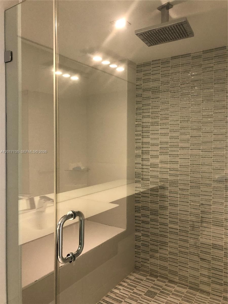 19390 Collins Ave 907 photo 9