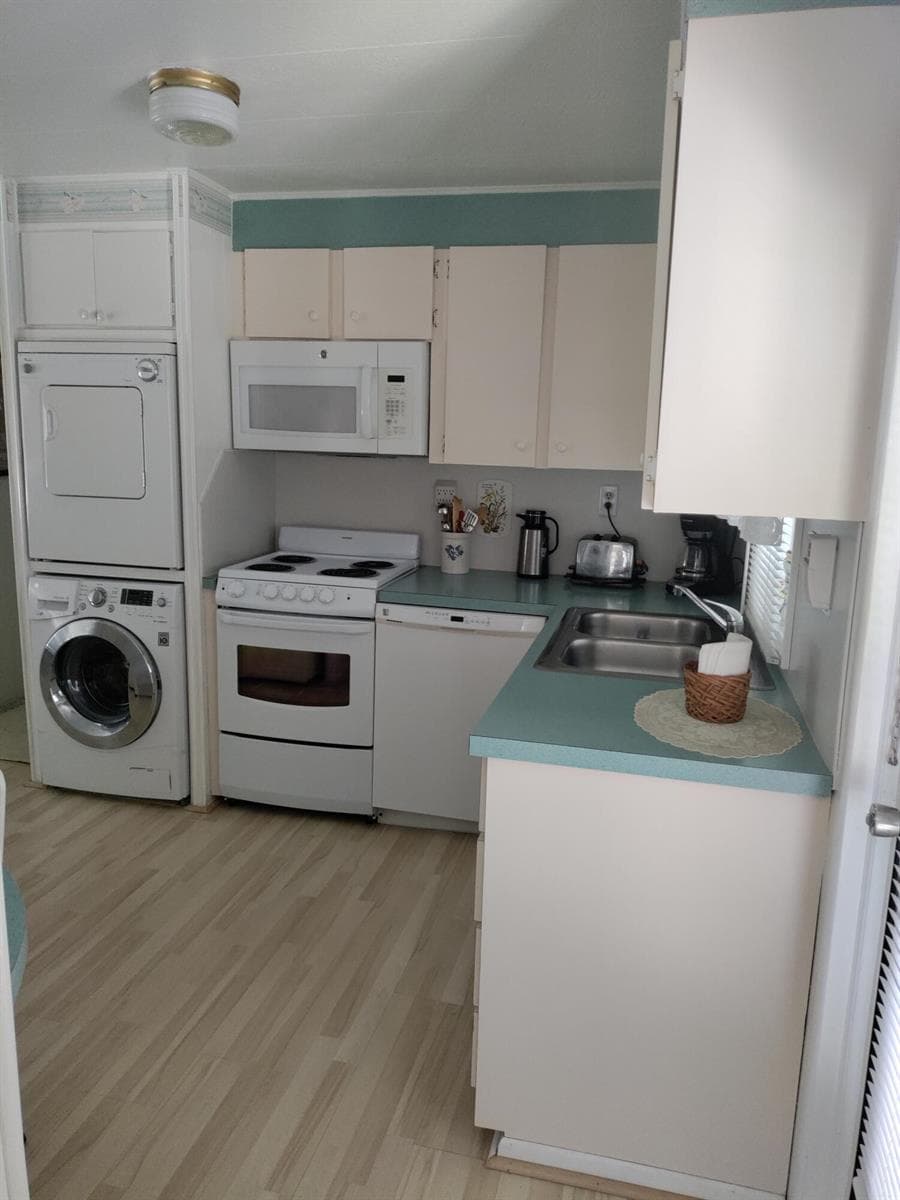 8270 South Street photo 3
