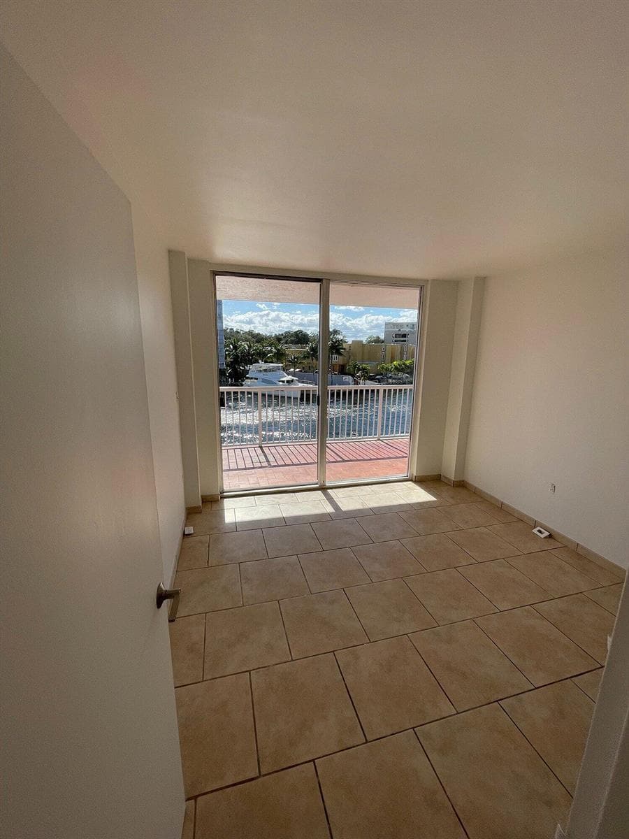 1800 NW 24th Avenue 309 photo 5