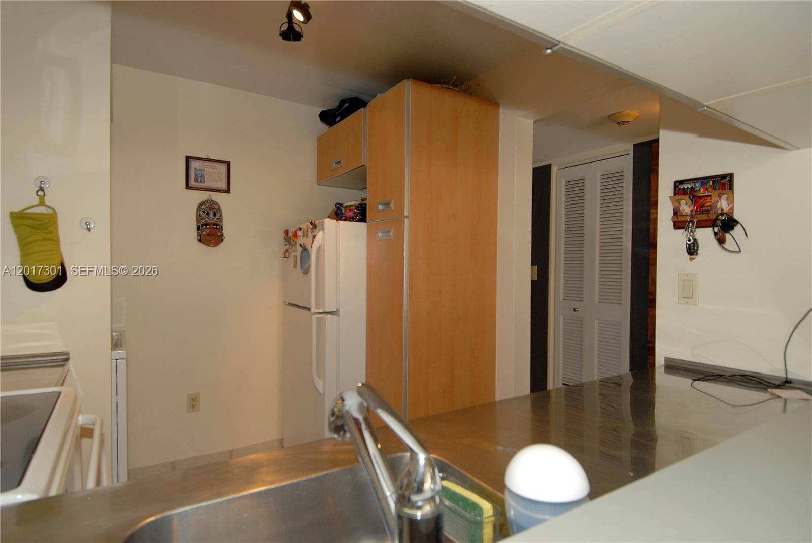 600 NE 36 ST 1212 photo 9