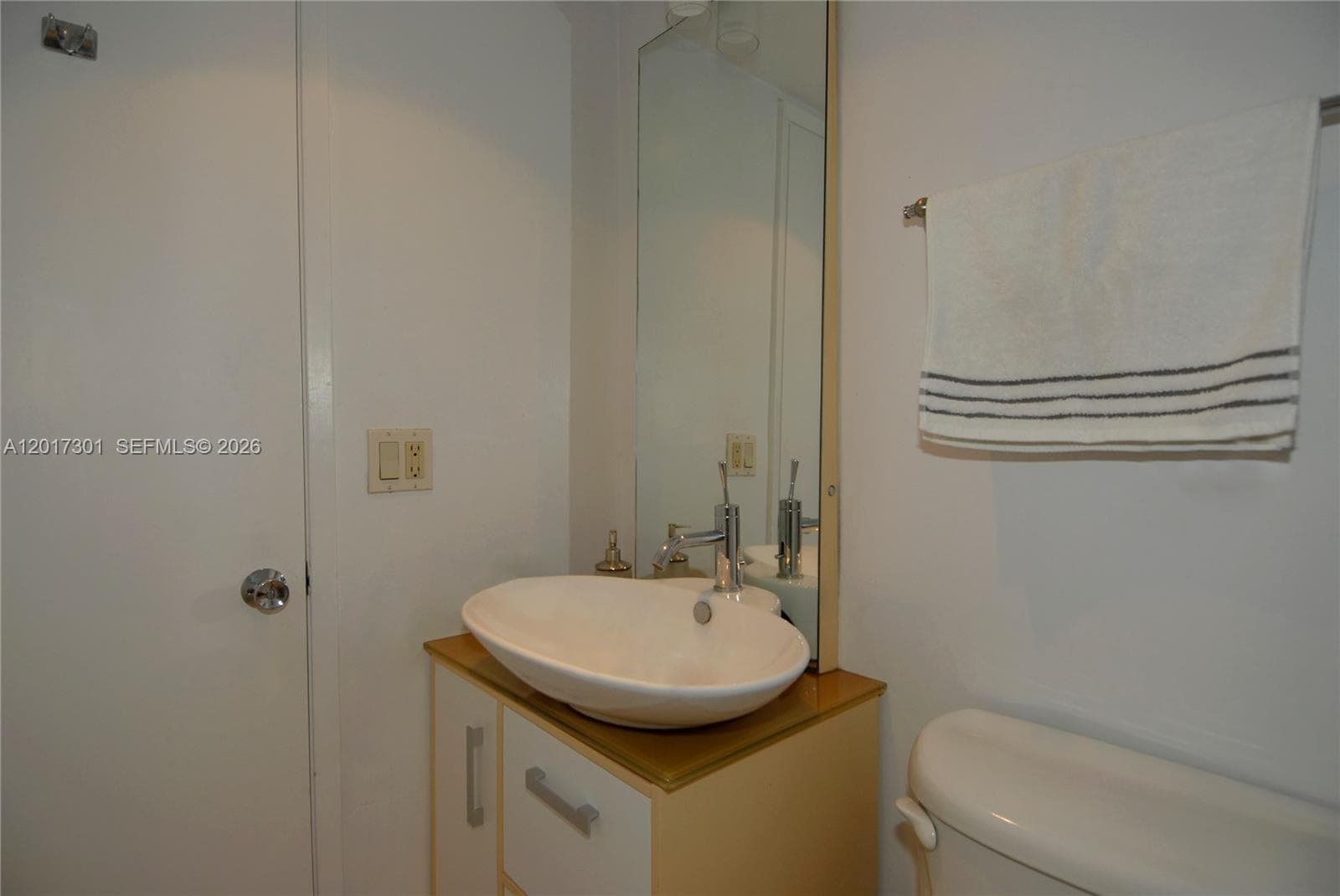600 NE 36 ST 1212 photo 14
