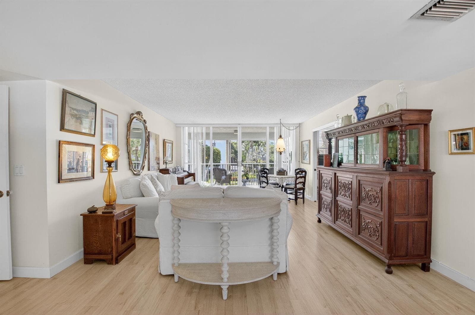 1 Harbourside Drive 4205 photo 12
