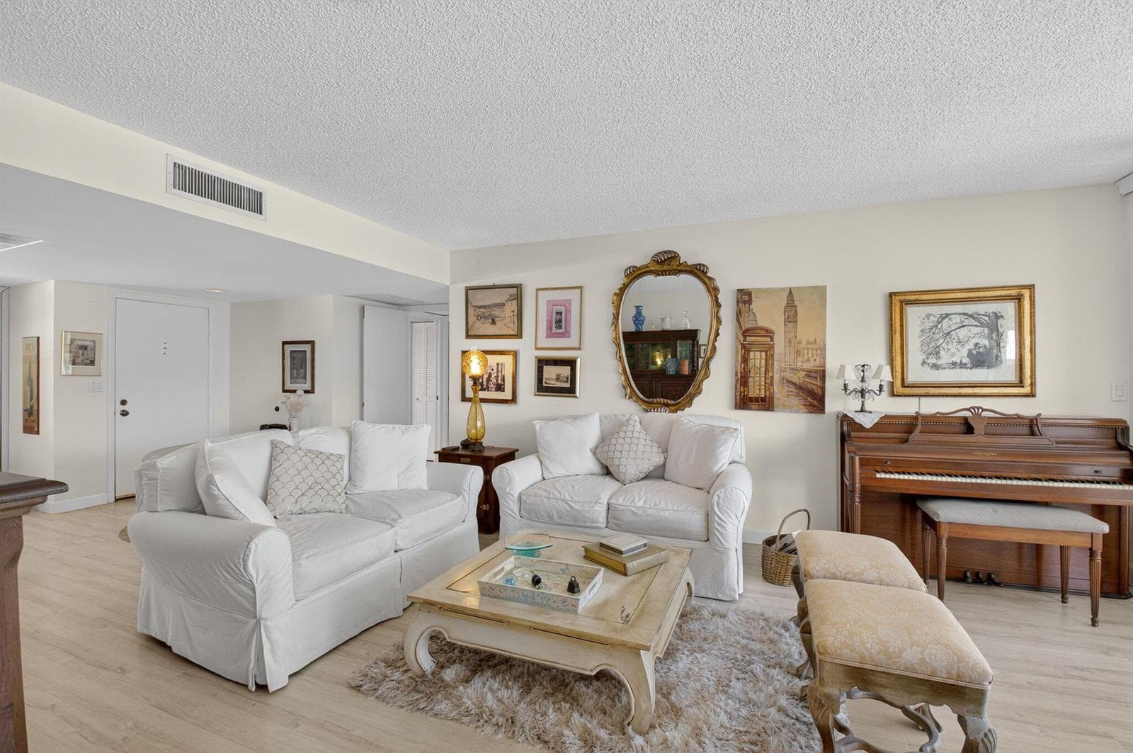 1 Harbourside Drive 4205 photo 14