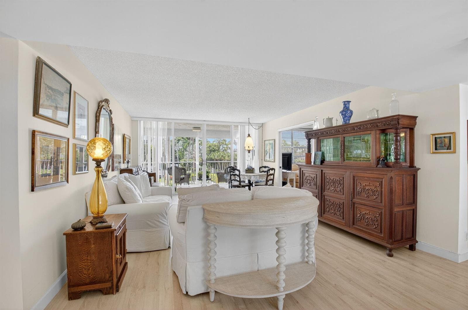 1 Harbourside Drive 4205 photo 11