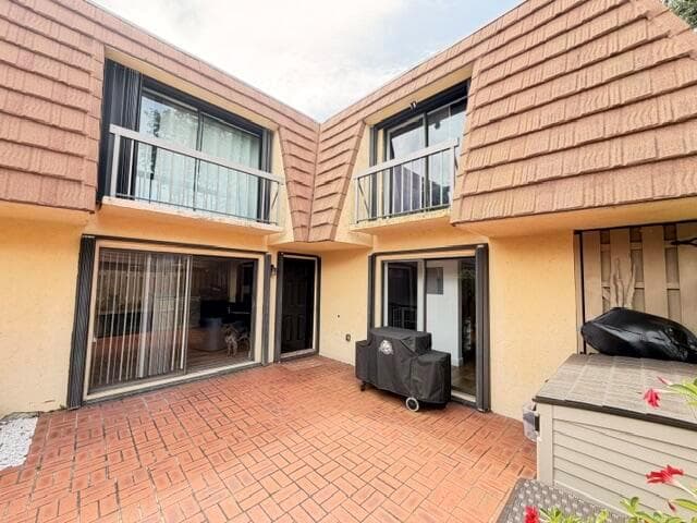 825 Center Street 22a photo 7