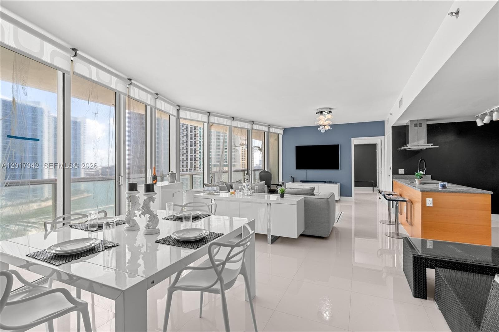 495 Brickell Ave 1704 photo 1