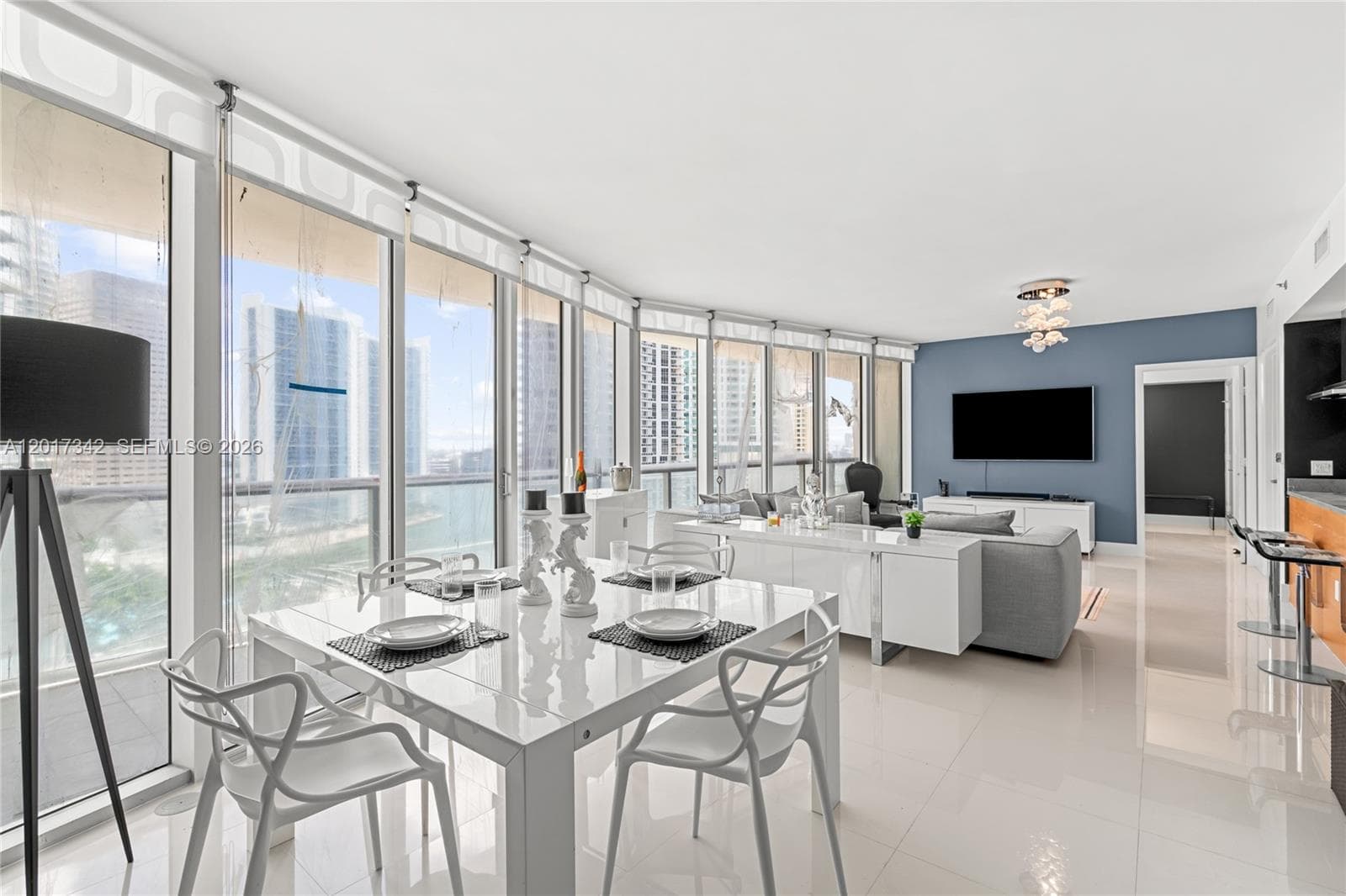 495 Brickell Ave 1704 photo 5