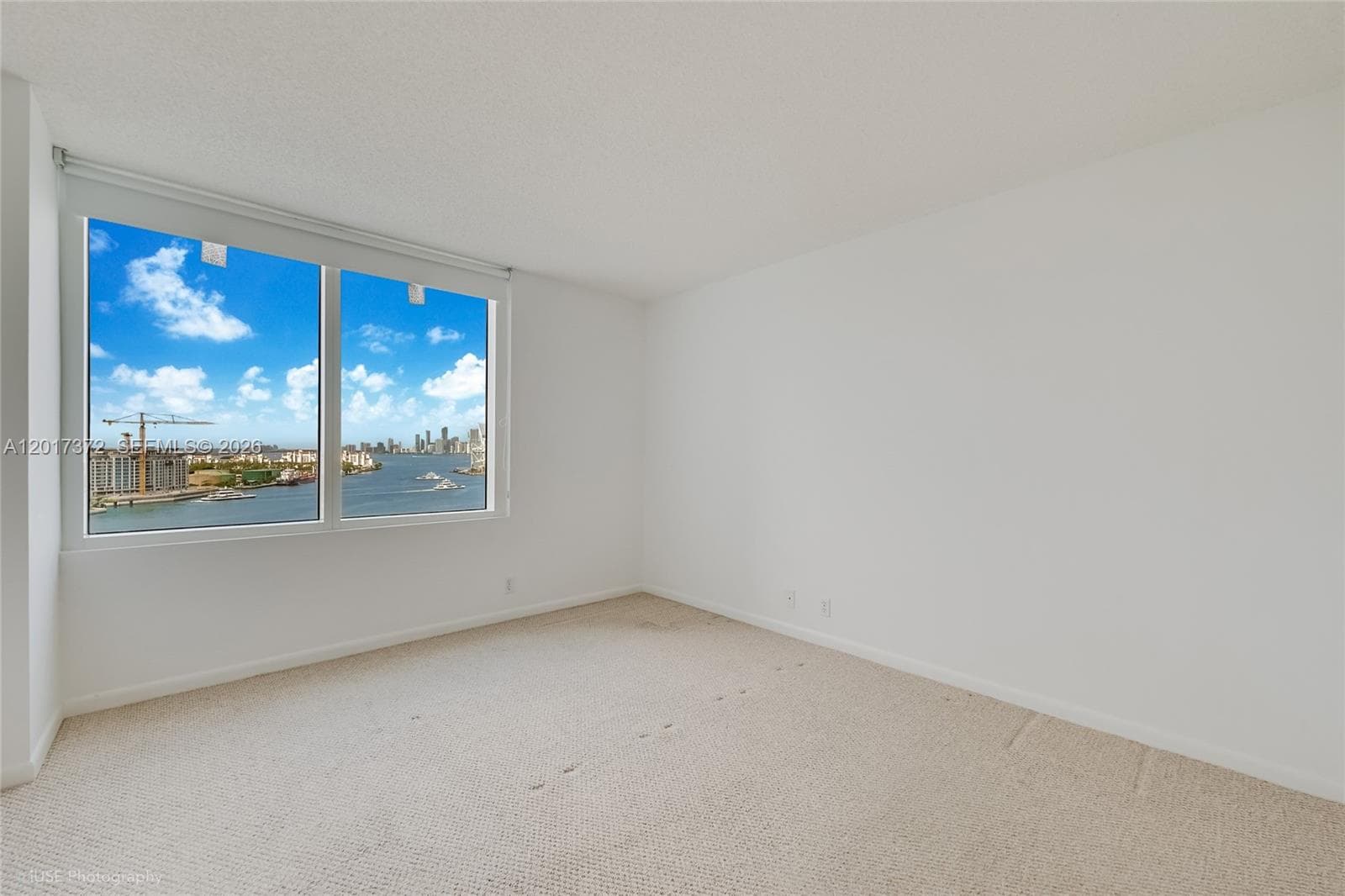 400 Pointe Dr 1801 photo 7