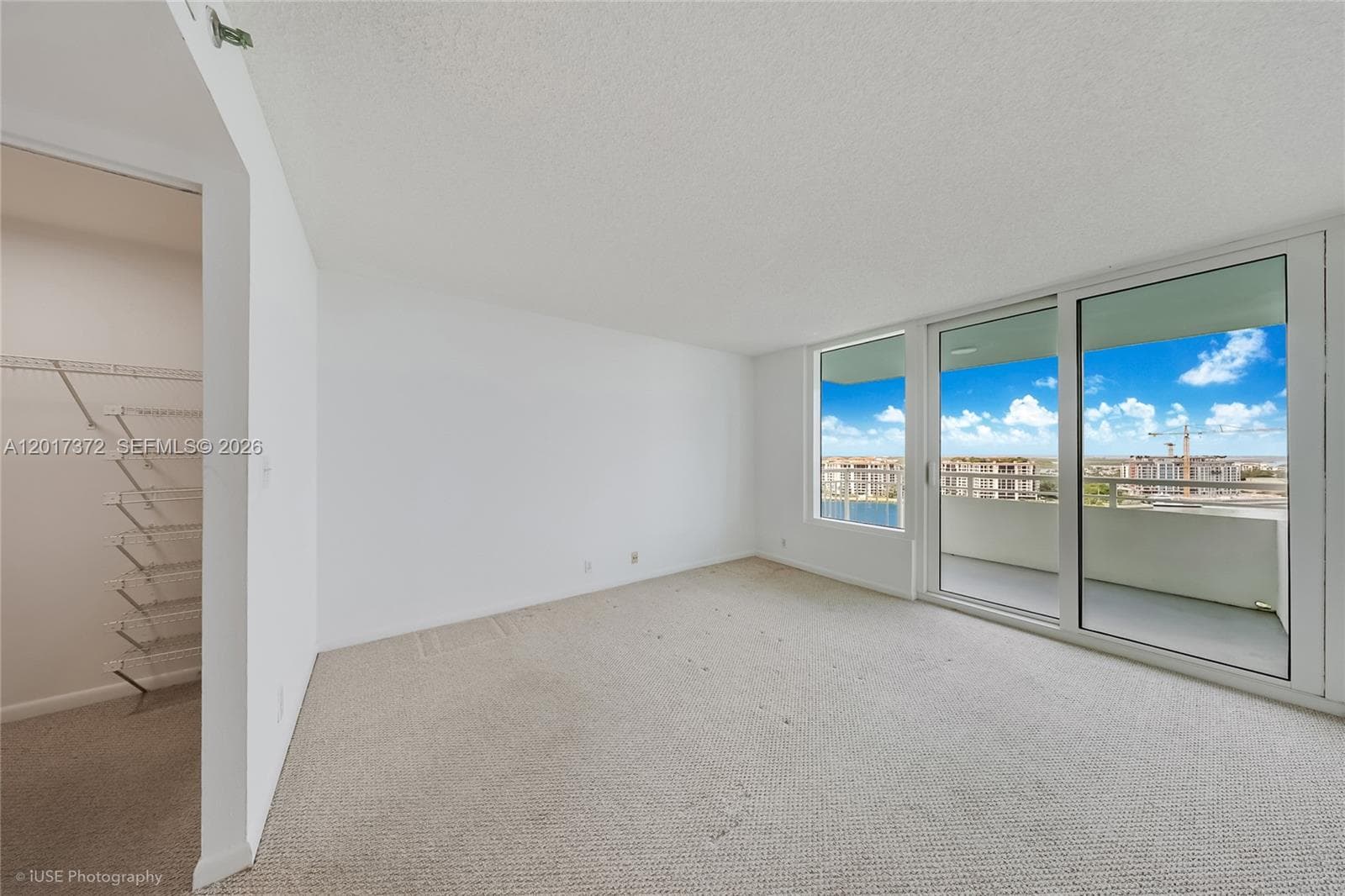 400 Pointe Dr 1801 photo 5