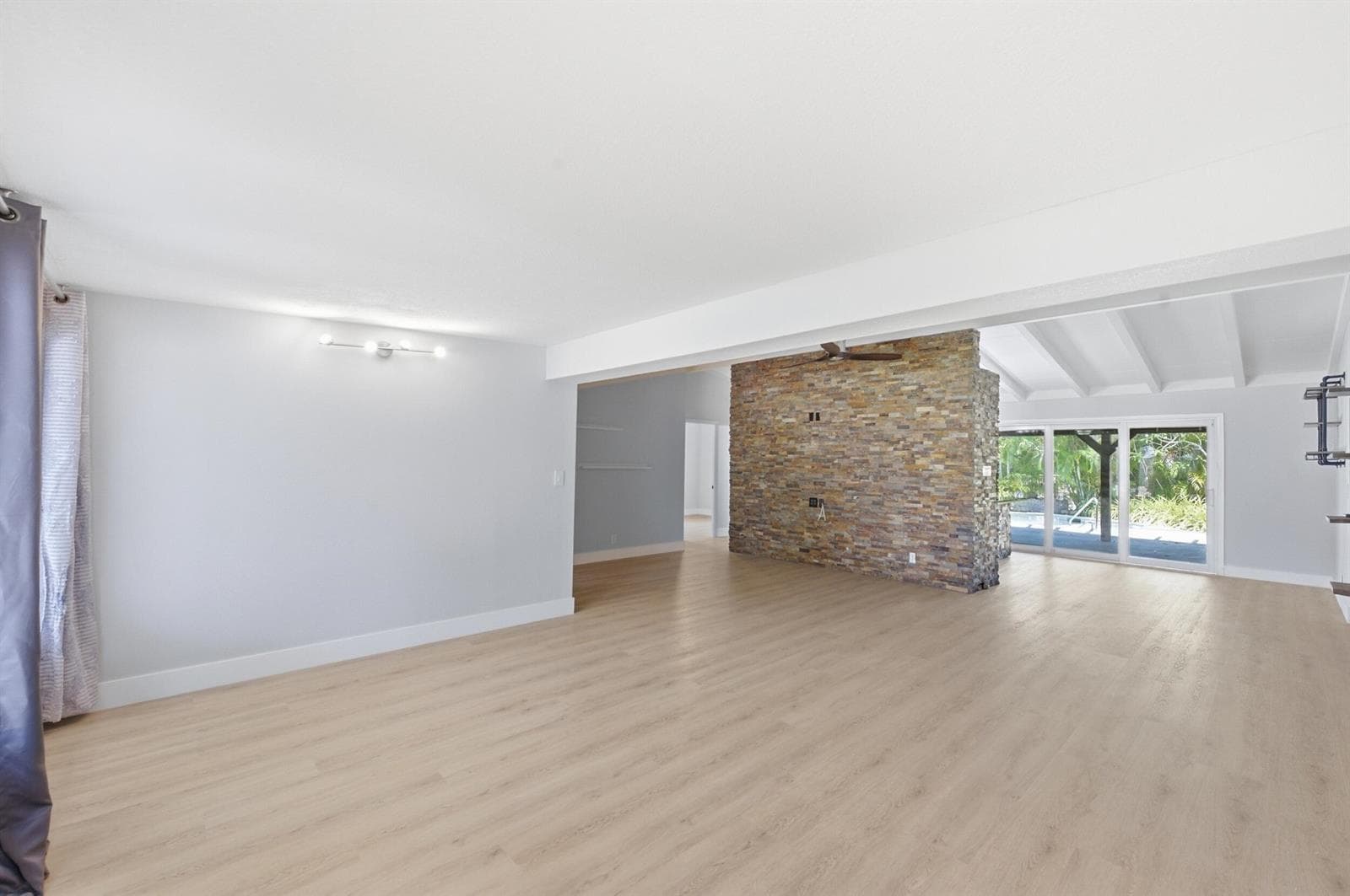 2549 Flamingo Lane photo 2
