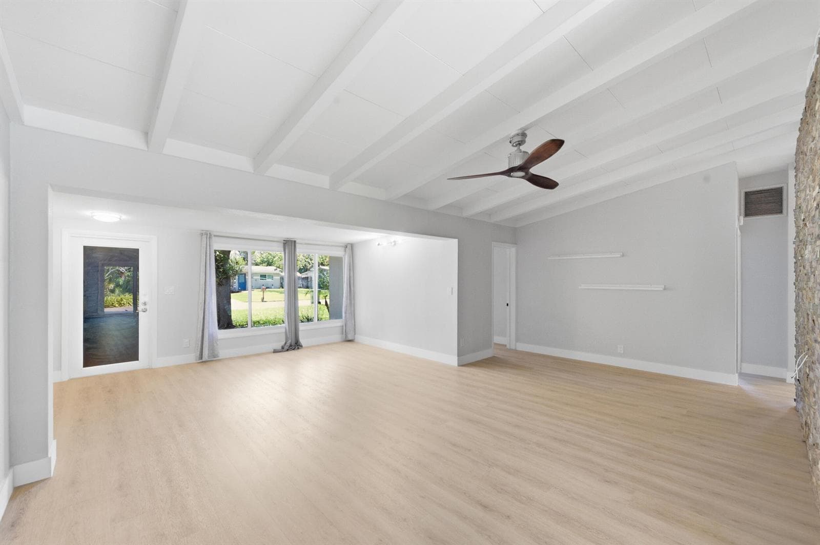 2549 Flamingo Lane photo 3