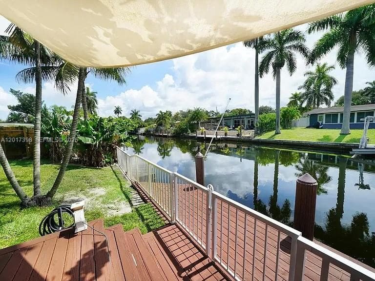 2518 Gulfstream Ln photo 22