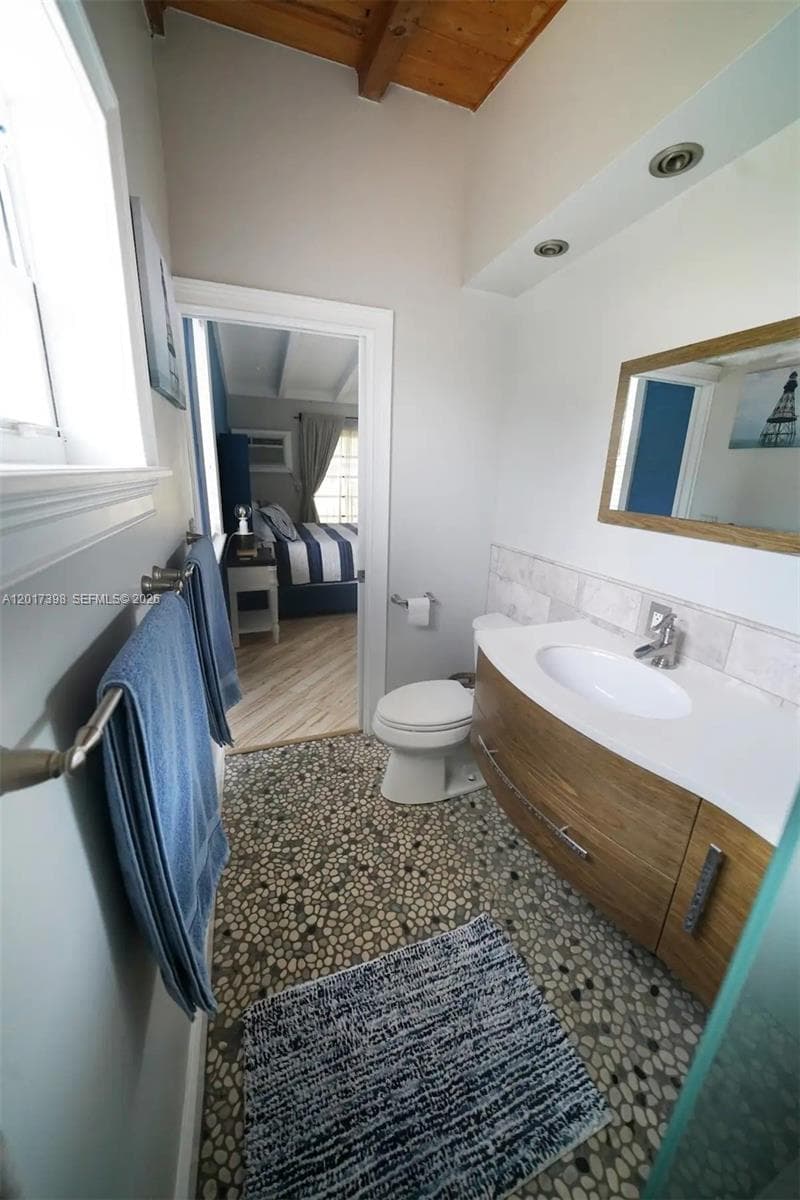 2518 Gulfstream Ln photo 11