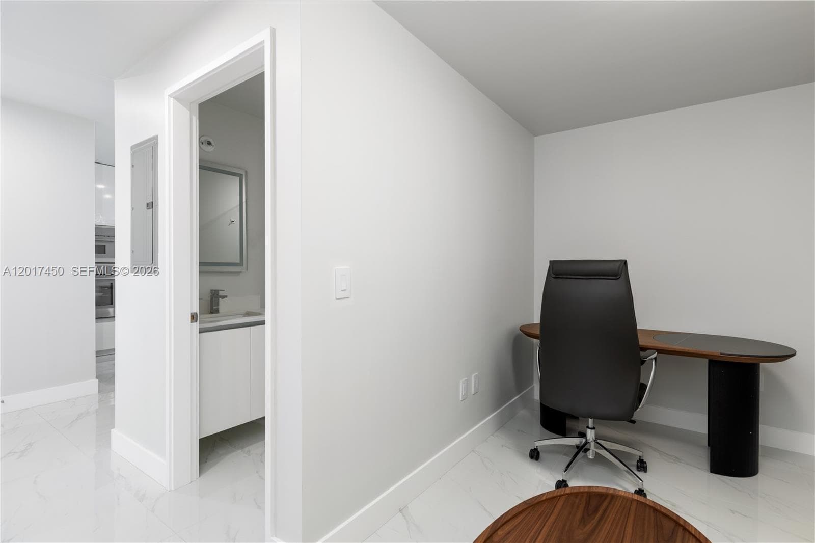 700 24th St 4002 photo 16