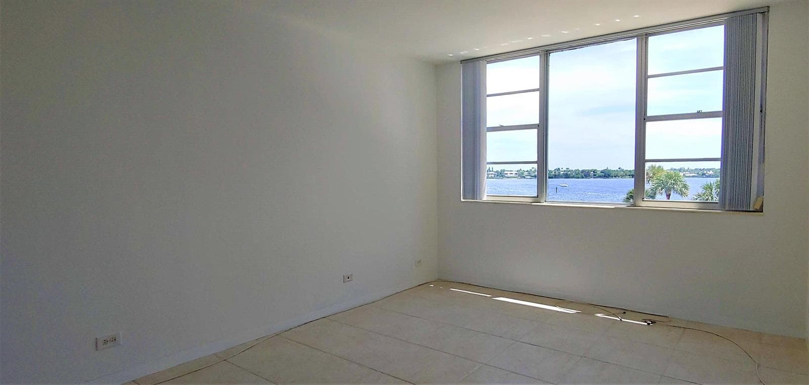 2800 N Flagler Drive 401 photo 13