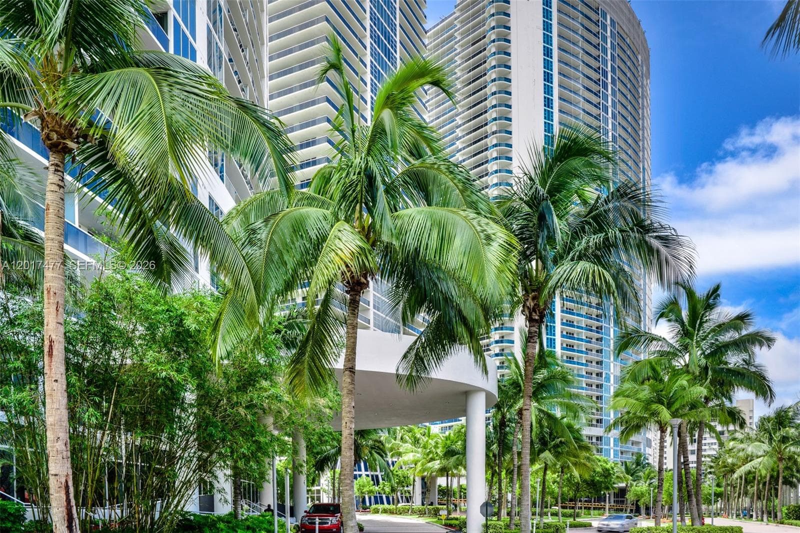 1850 Ocean Dr 2909 photo 4