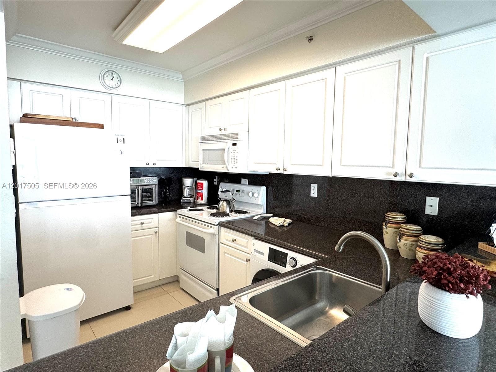 2501 Ocean Dr PH4 photo 10