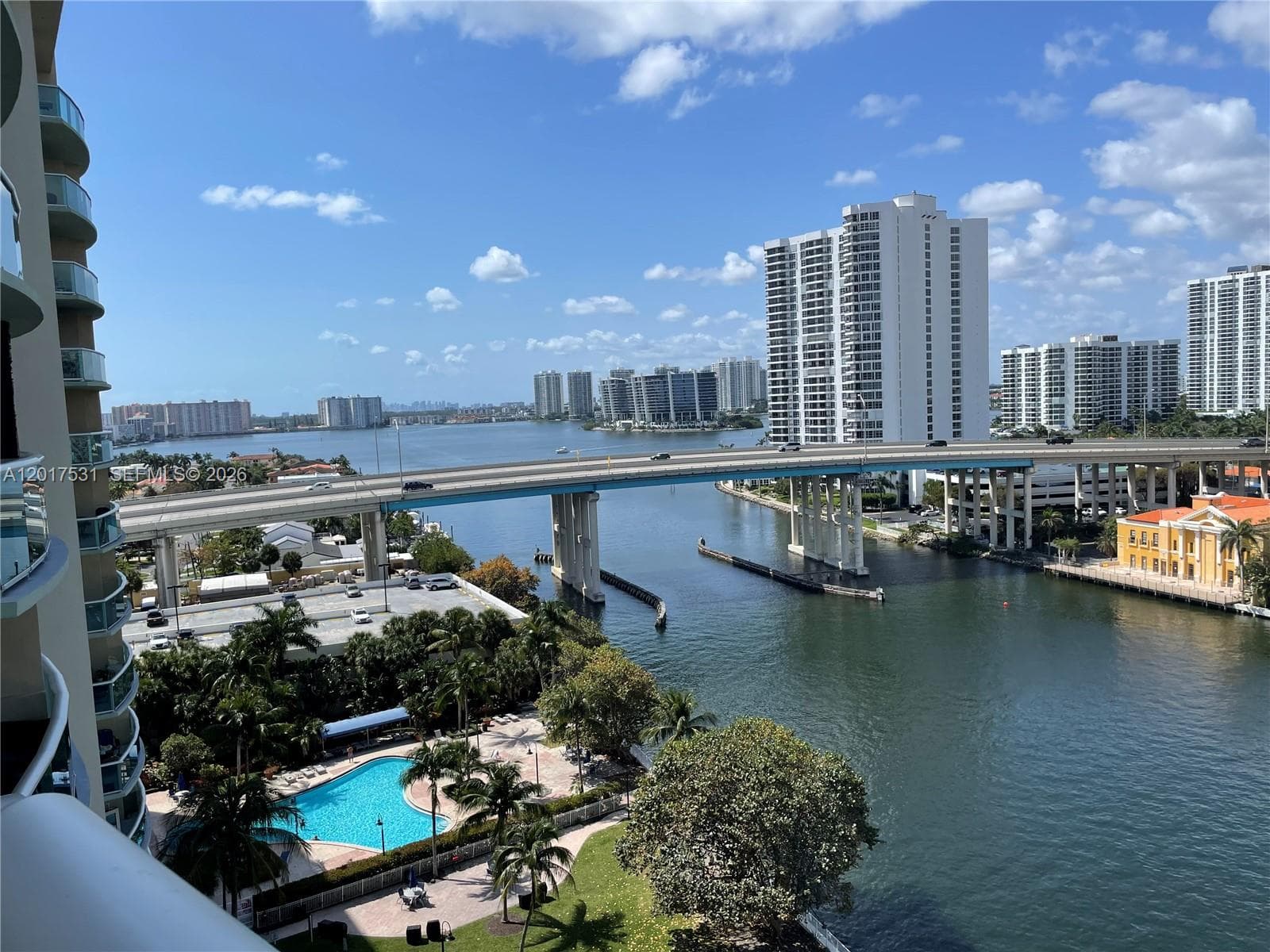 19390 Collins Ave 1225 photo 2