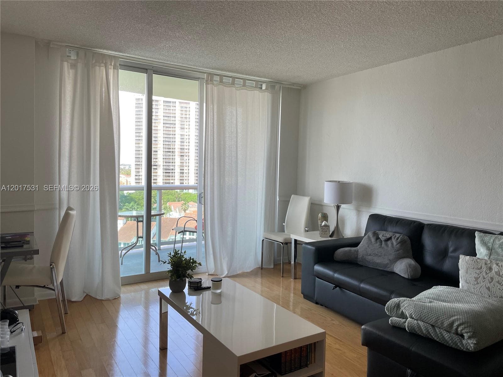 19390 Collins Ave 1225 photo 6