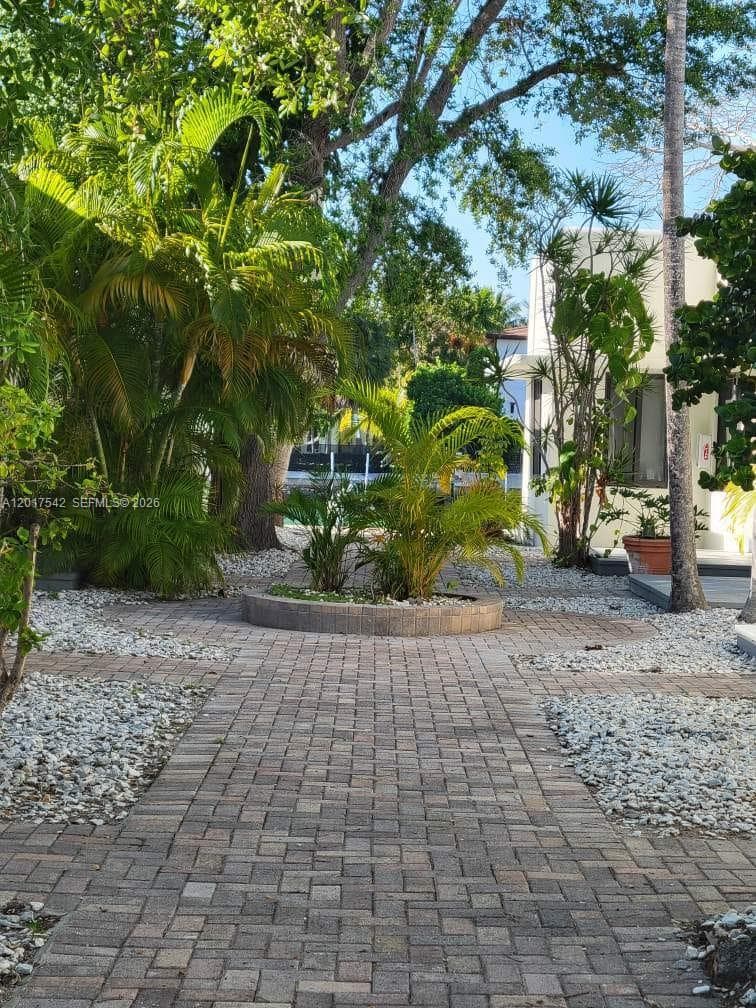 1725 Calais Dr 6 photo 18