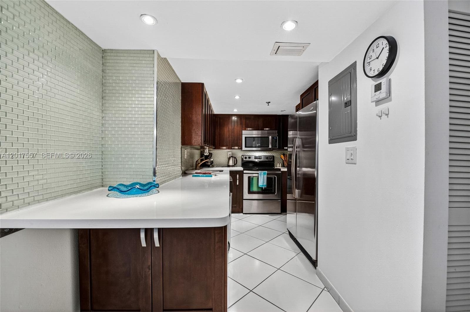 2401 Collins Ave 1107 photo 4