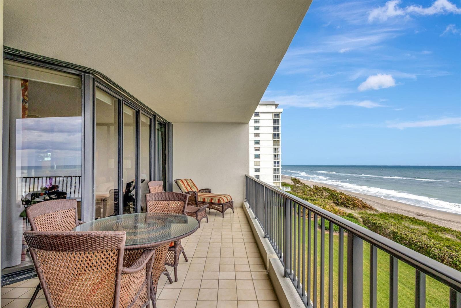 800 Ocean Drive 404 photo 2