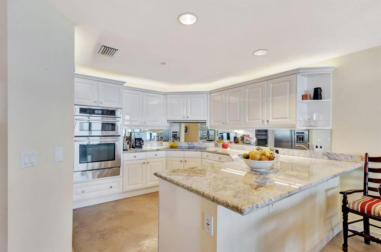 800 Ocean Drive 404 photo 12