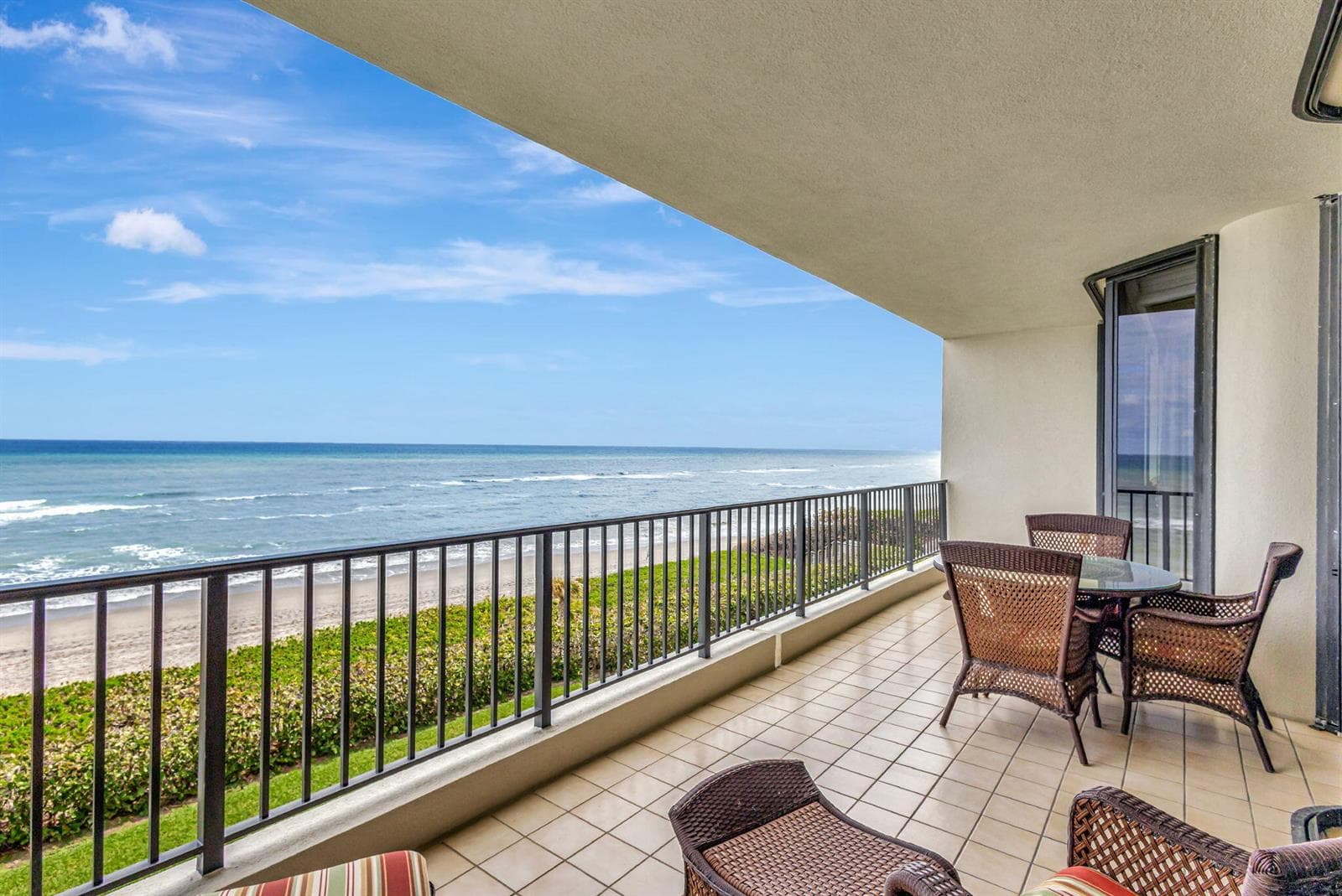 800 Ocean Drive 404 photo 1