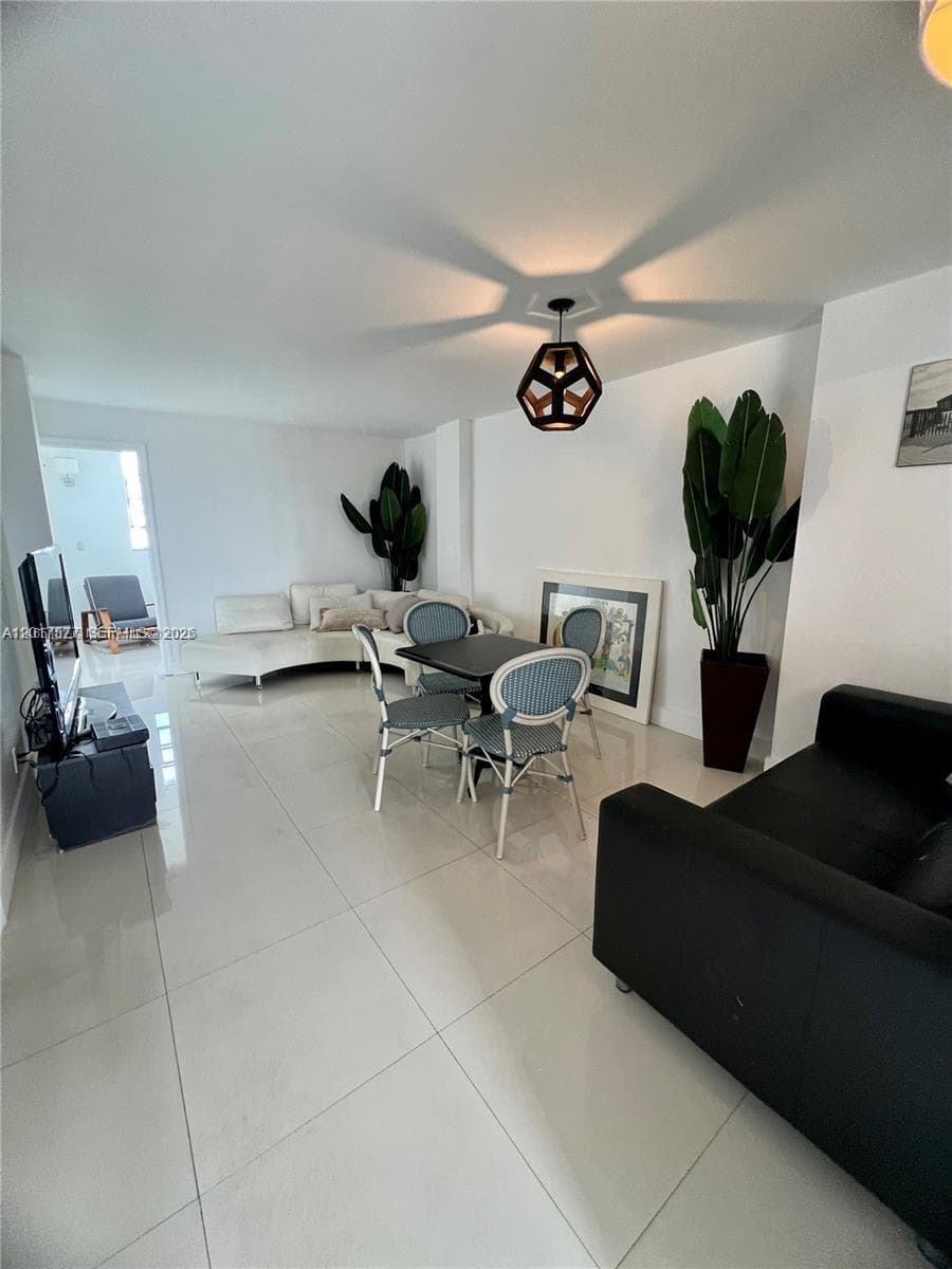 2903 Miami Beach Blvd 906 photo 7