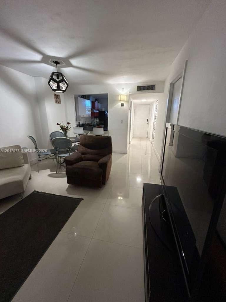 2903 Miami Beach Blvd 906 photo 18