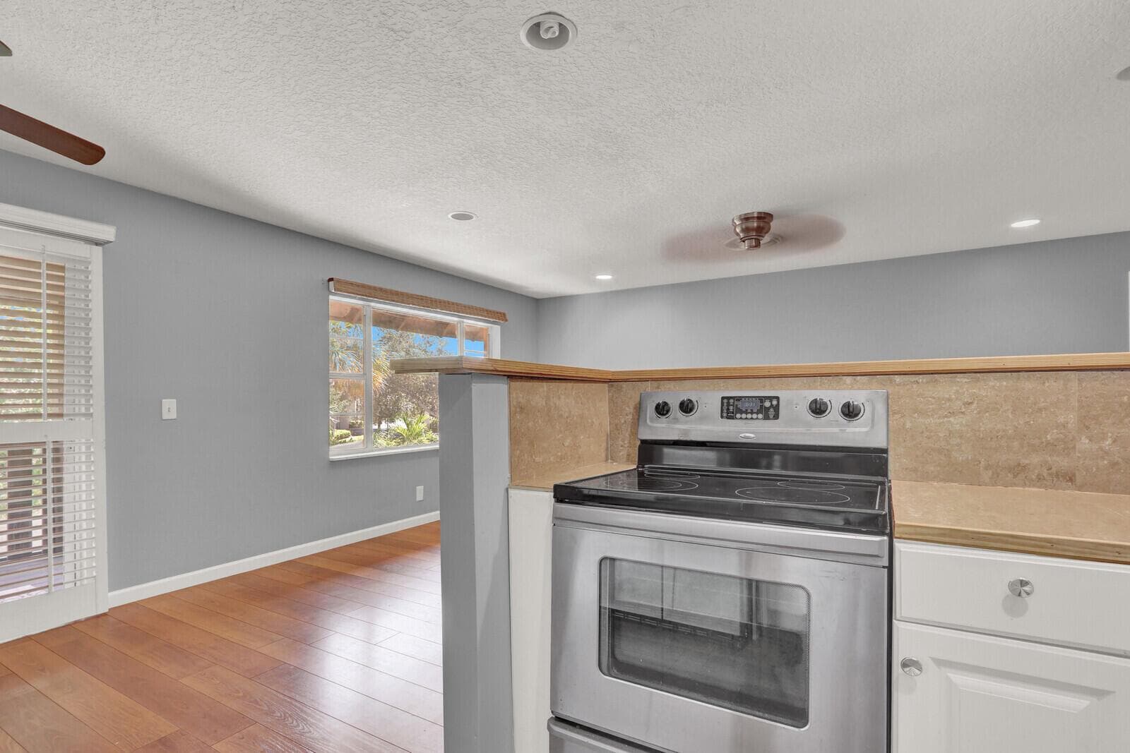312 Southwind Drive 207 photo 9